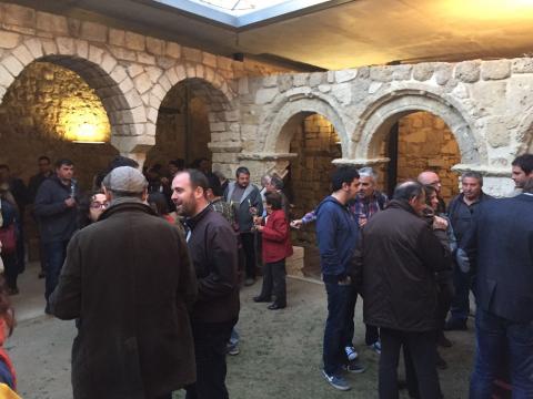 Vins i patrimoni: el tast de Sumolls deixa petit el claustre del Monestir de Sant Sebastià dels Gorgs